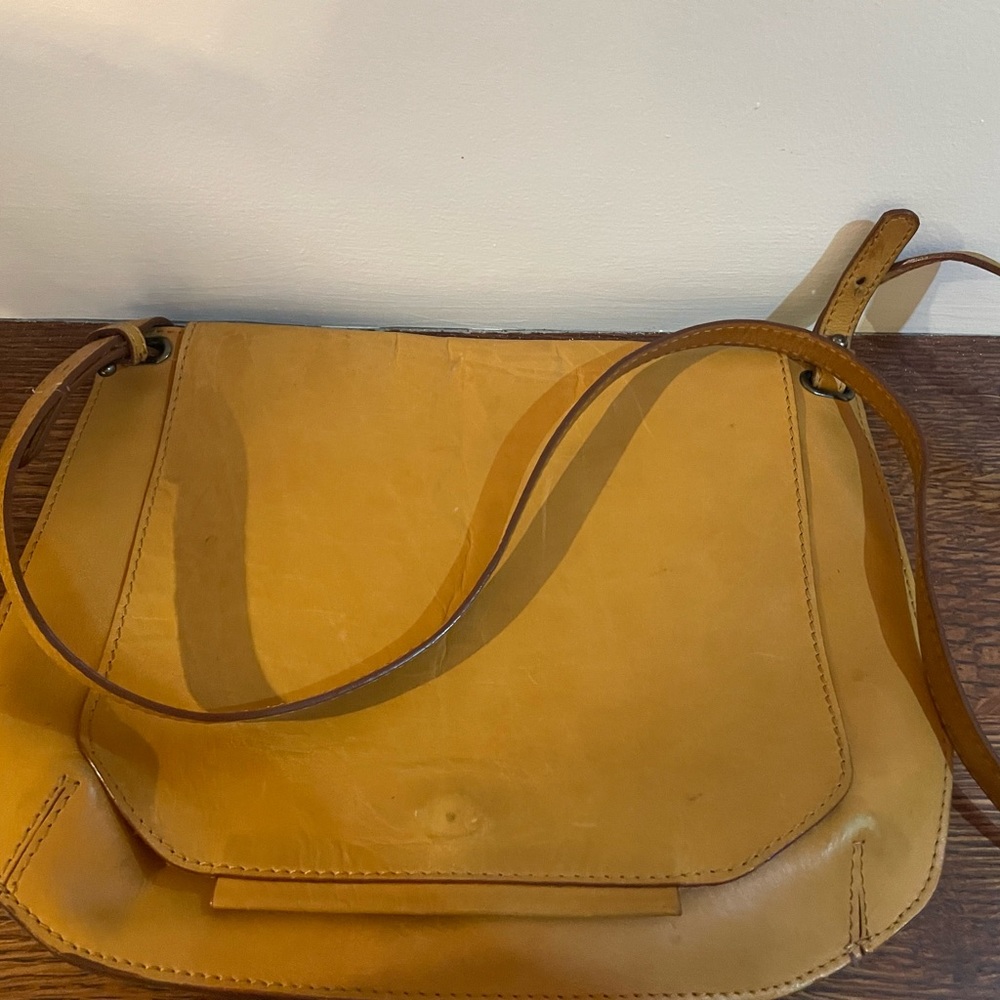 Zarabasics saddle bag purse